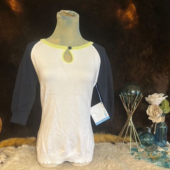 LIJA sweater S (1700) NWT - Picture 1 of 8